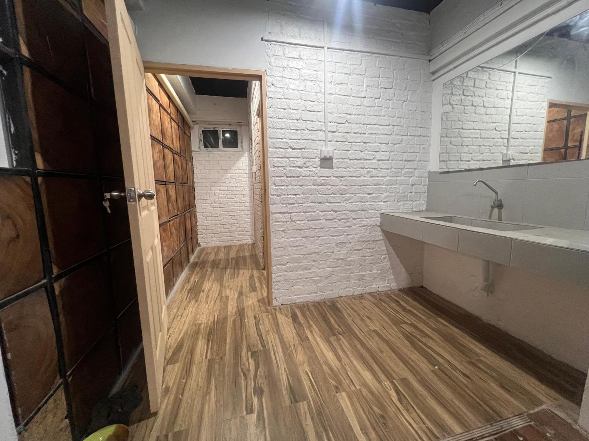 Patong Adventure Hostel Eksteriør bilde