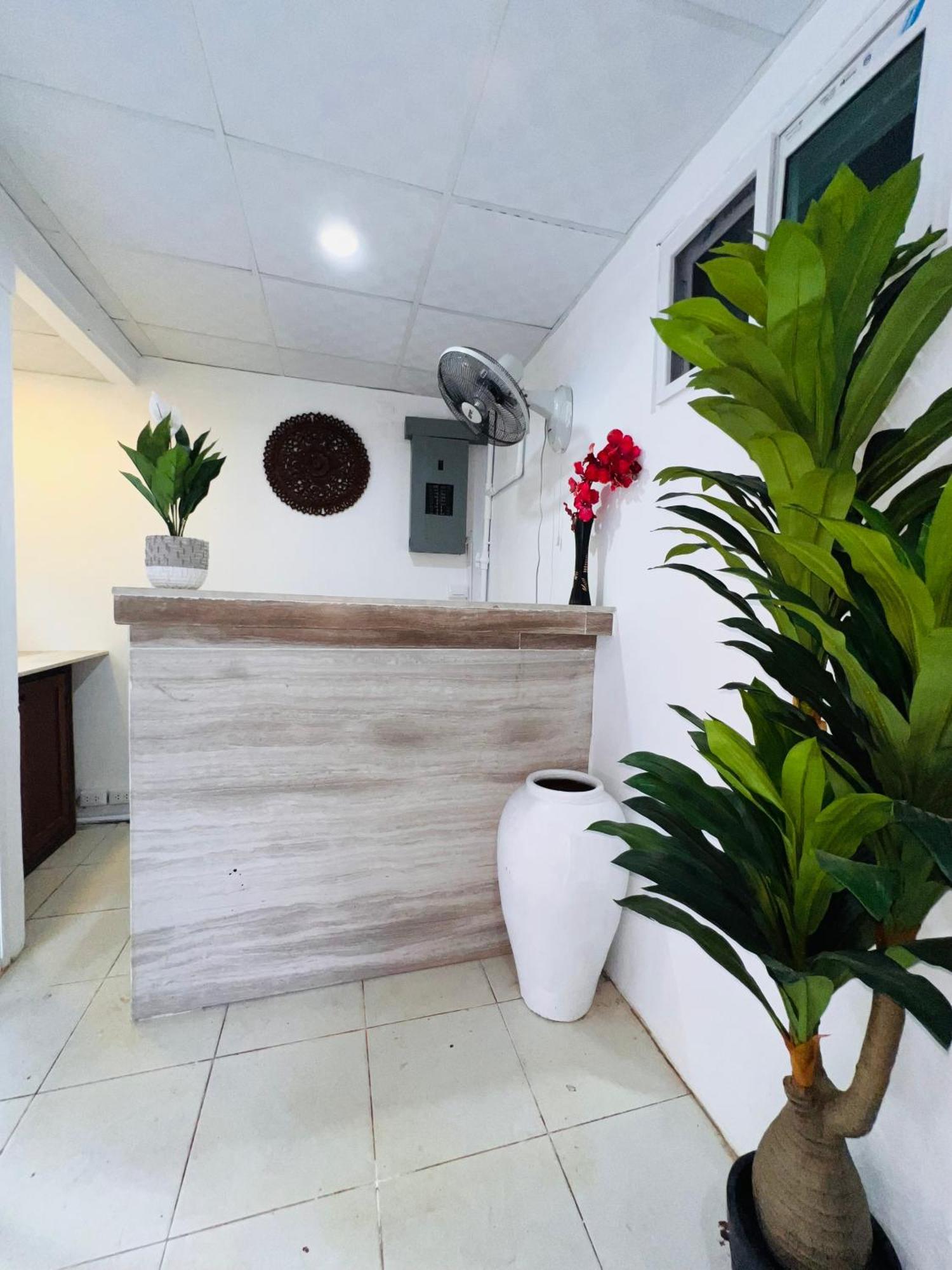 Patong Adventure Hostel Eksteriør bilde