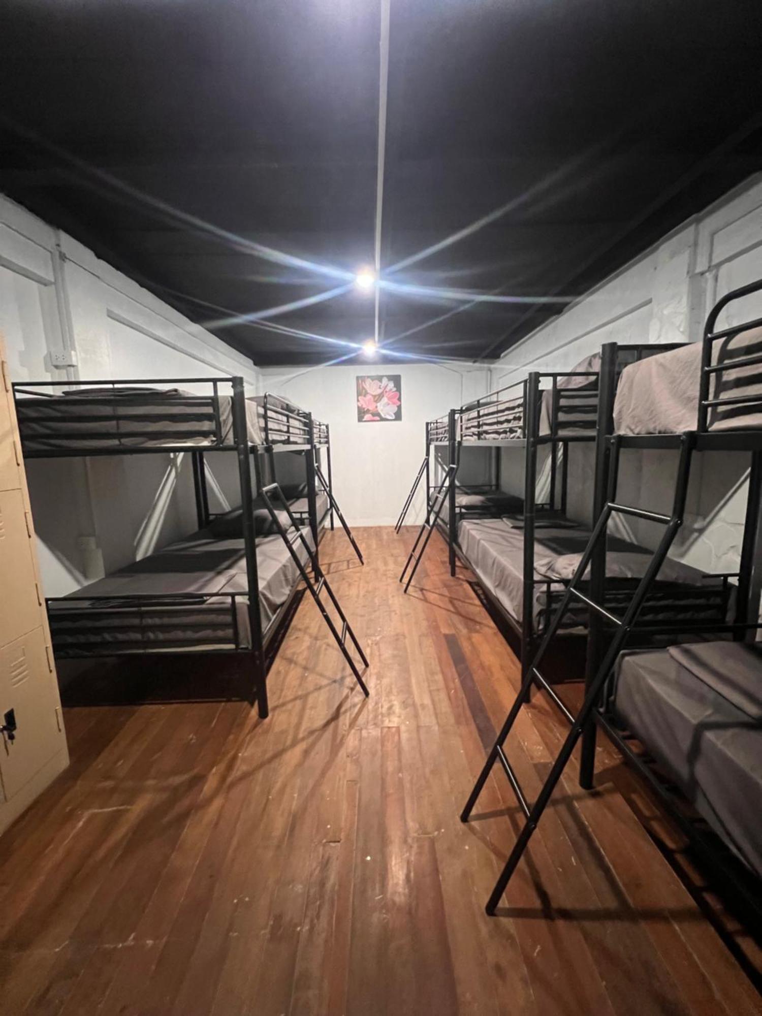 Patong Adventure Hostel Eksteriør bilde
