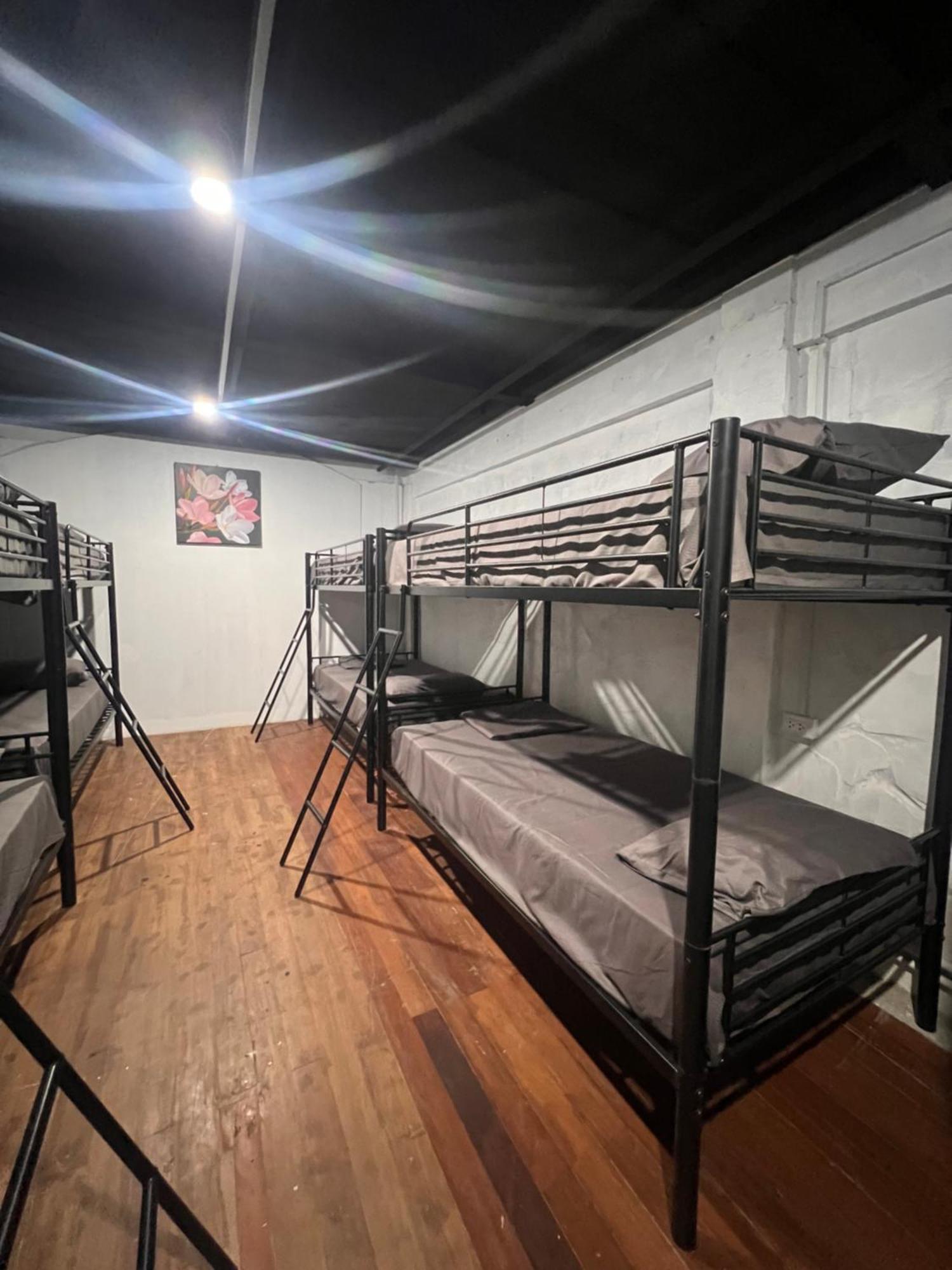 Patong Adventure Hostel Eksteriør bilde