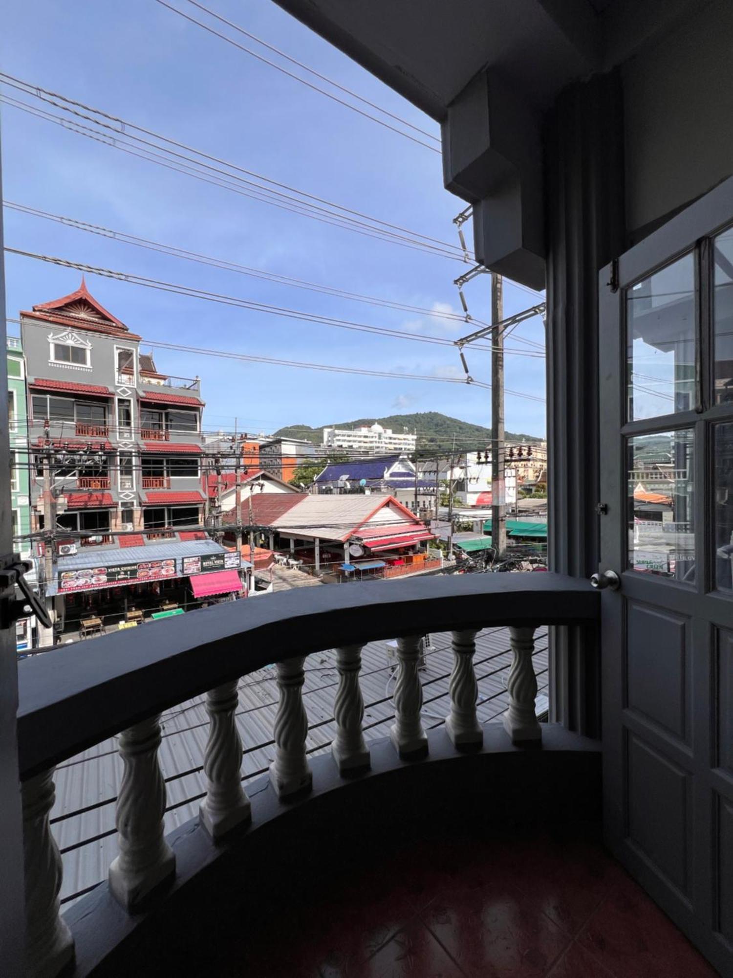 Patong Adventure Hostel Eksteriør bilde