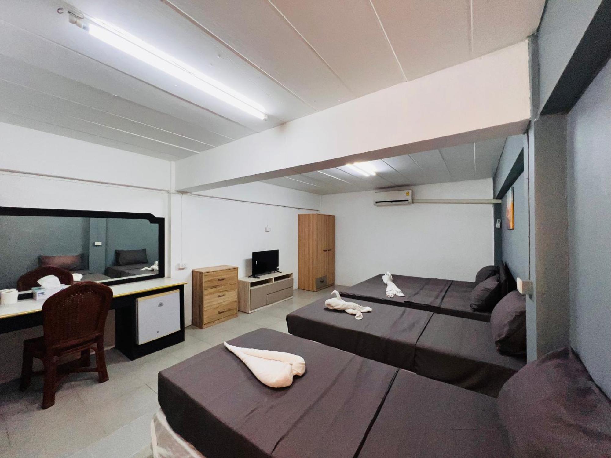 Patong Adventure Hostel Eksteriør bilde