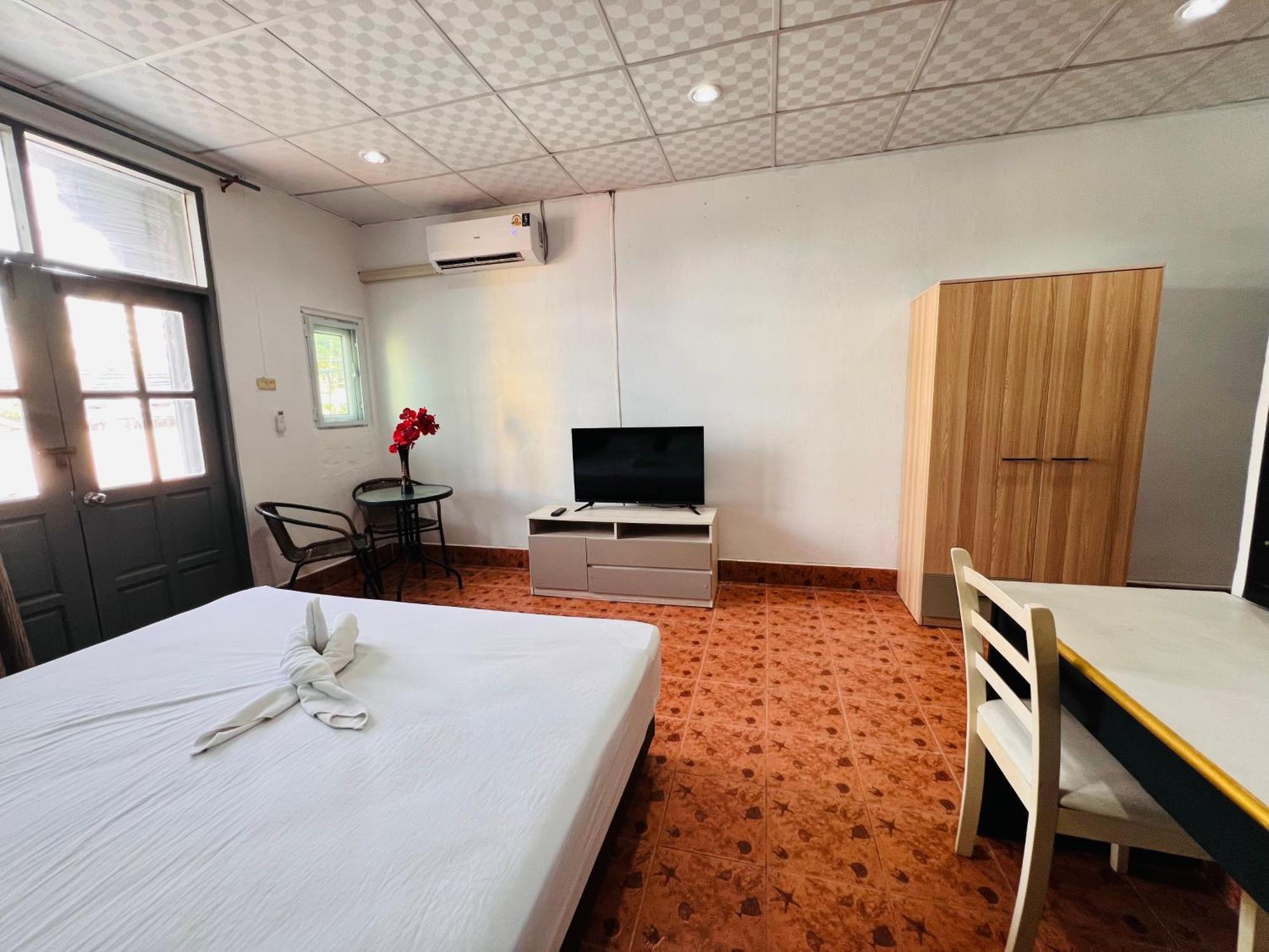 Patong Adventure Hostel Eksteriør bilde