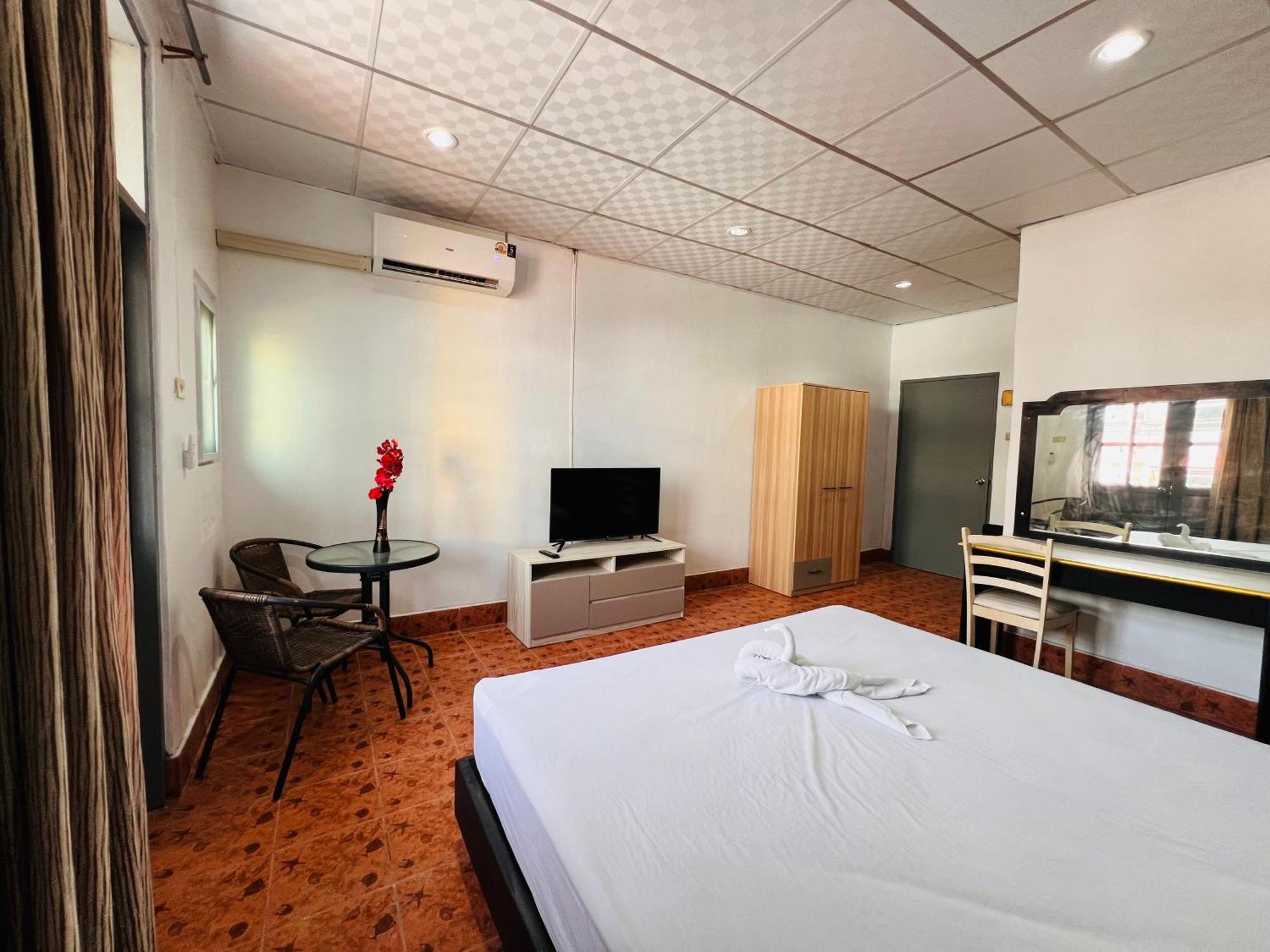 Patong Adventure Hostel Eksteriør bilde