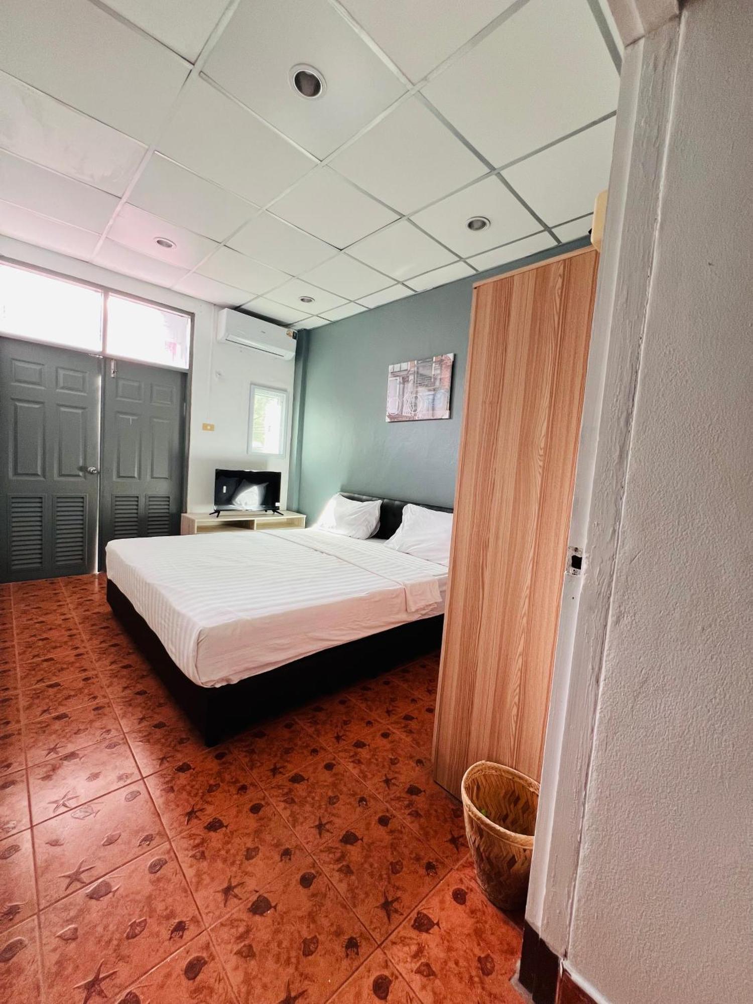 Patong Adventure Hostel Eksteriør bilde