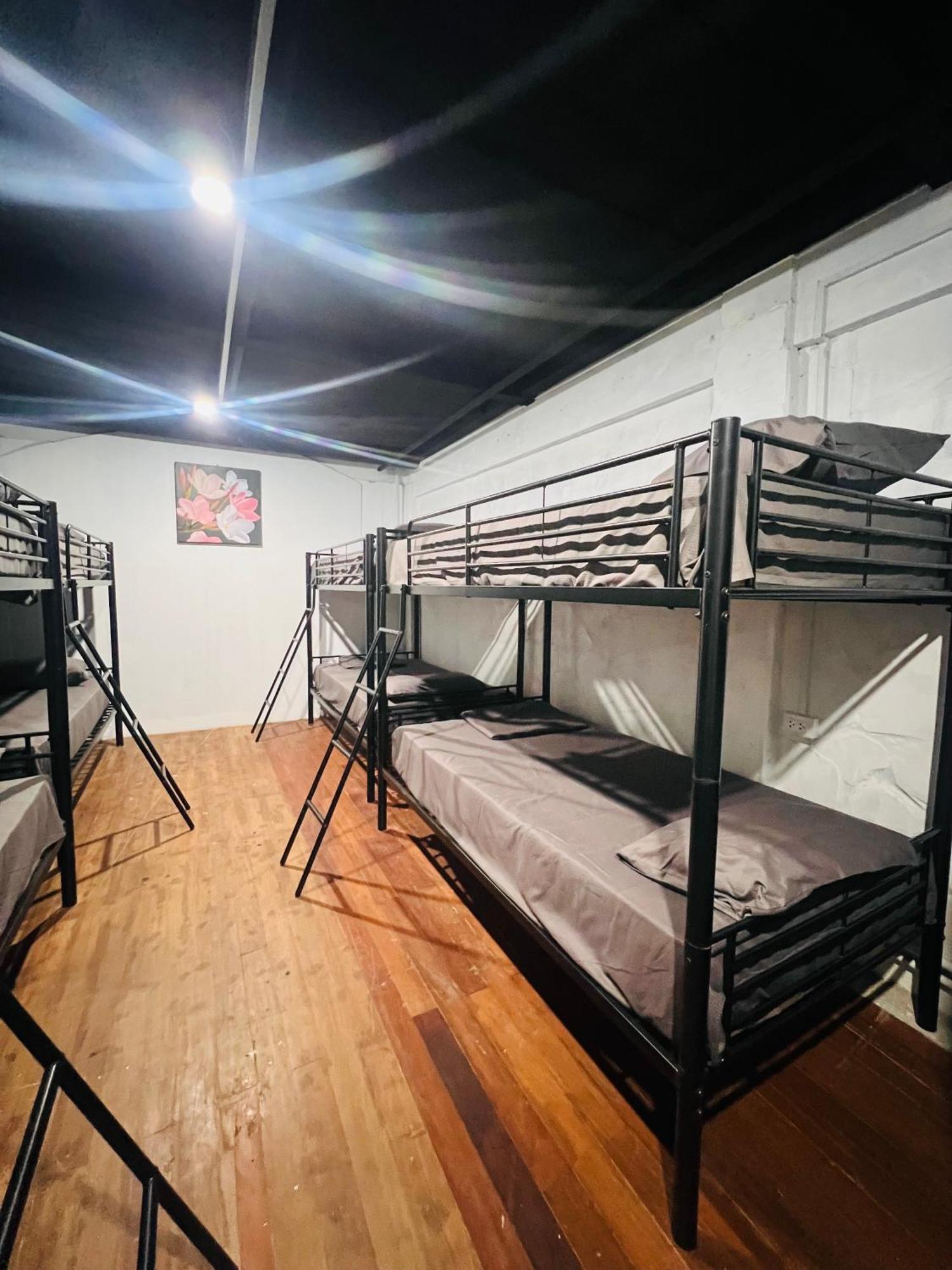 Patong Adventure Hostel Eksteriør bilde