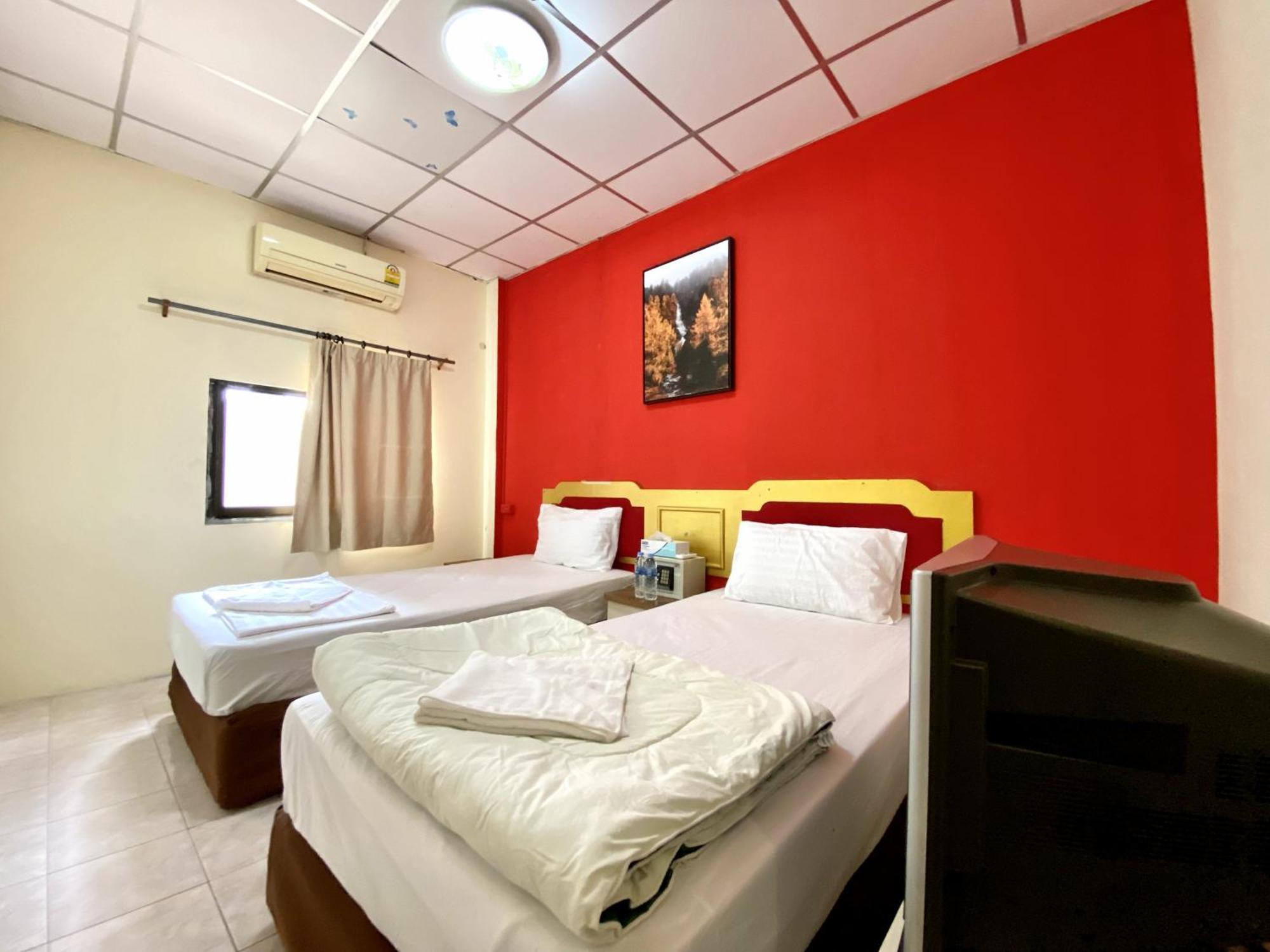 Patong Adventure Hostel Eksteriør bilde