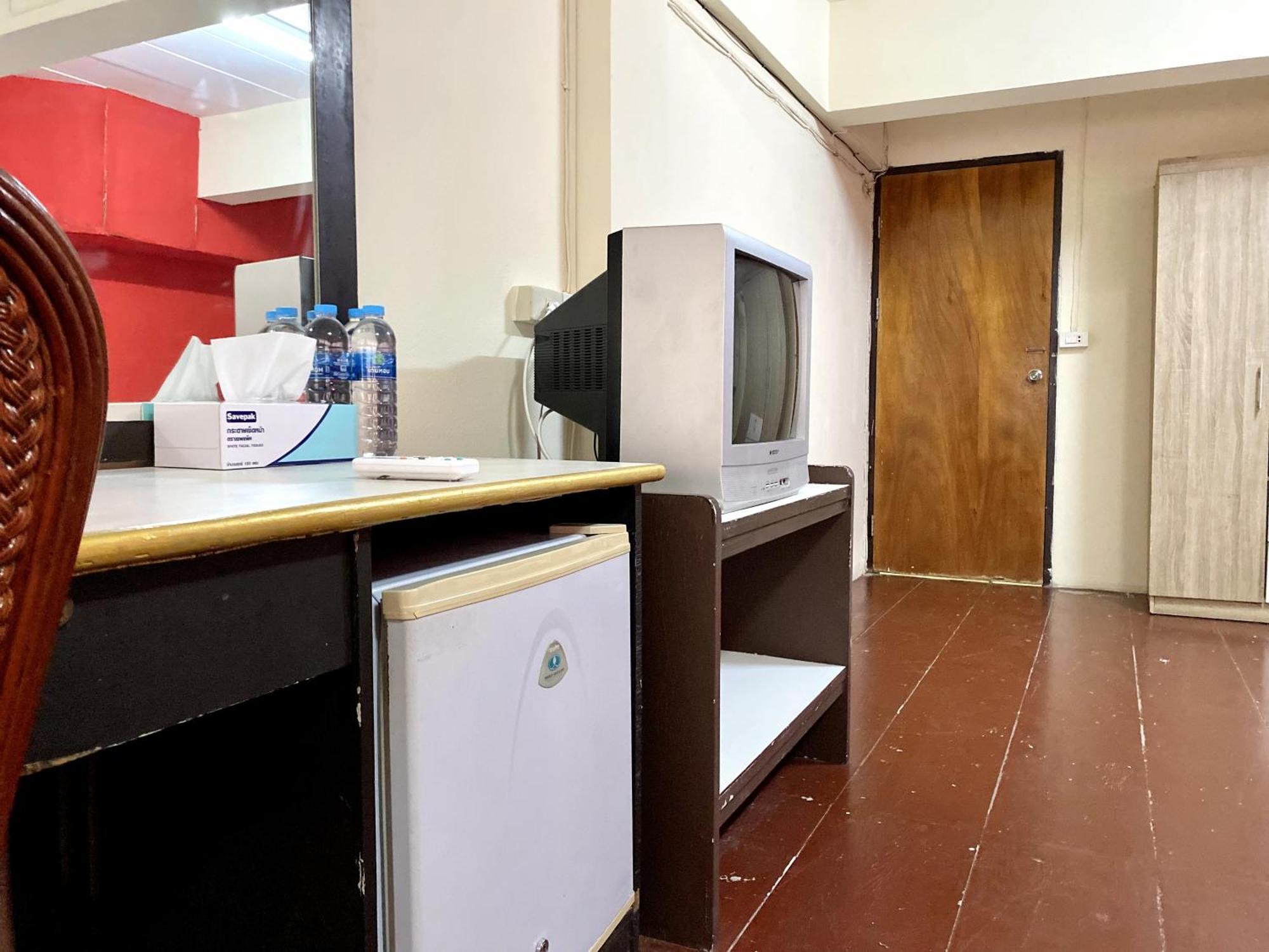 Patong Adventure Hostel Eksteriør bilde