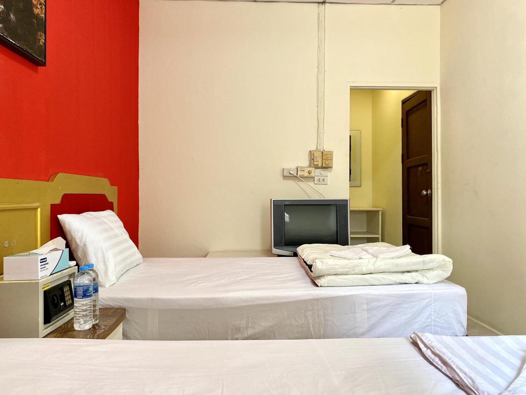 Patong Adventure Hostel Eksteriør bilde