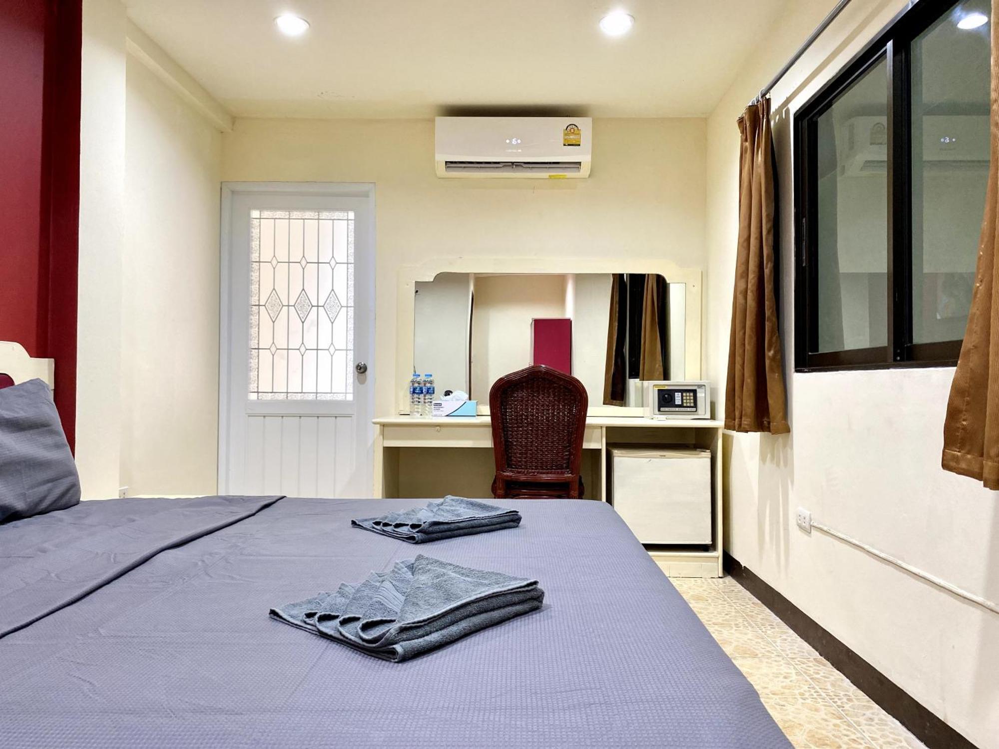 Patong Adventure Hostel Eksteriør bilde